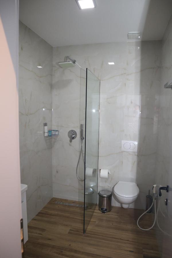 Hotel OMW Vore — Bathrooms